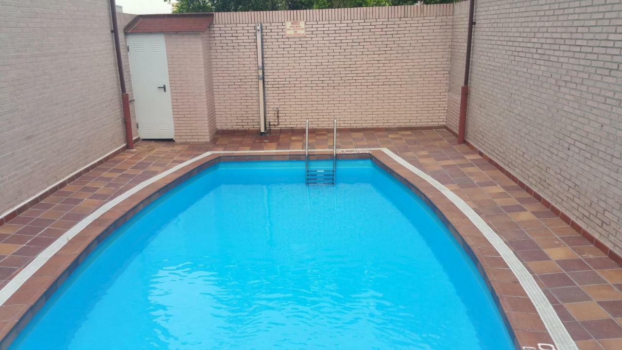 Вилла Adosado Con Piscina Y Jardin En Laredo A 100 Mtrs De La Playa Экстерьер фото
